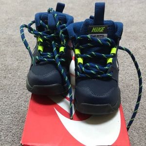 Nike Hills Mid Toddler Boots